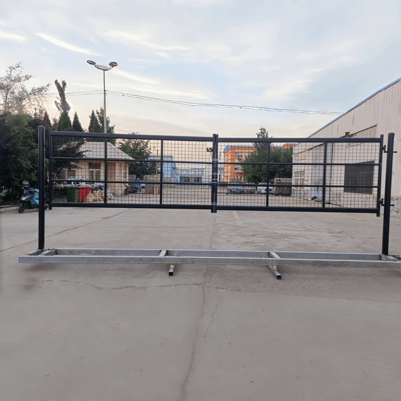 Chery Industrial [BARGAIN] 18Ft Farm Metal Grid Iron Gate - A_IF000053